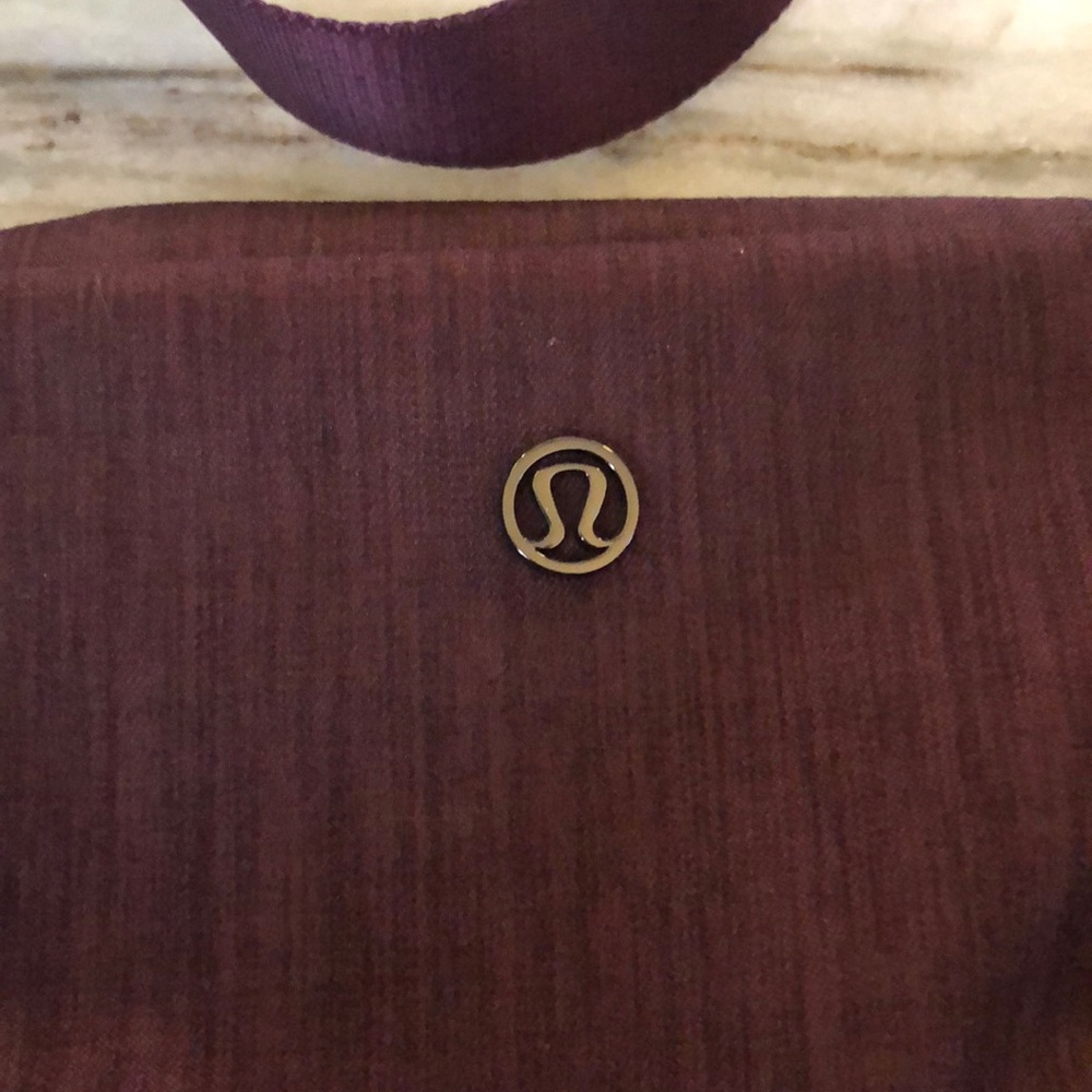 SOLD 🍋 Lululemon Crossbody Burgundy Purse - Picture 2 of 4